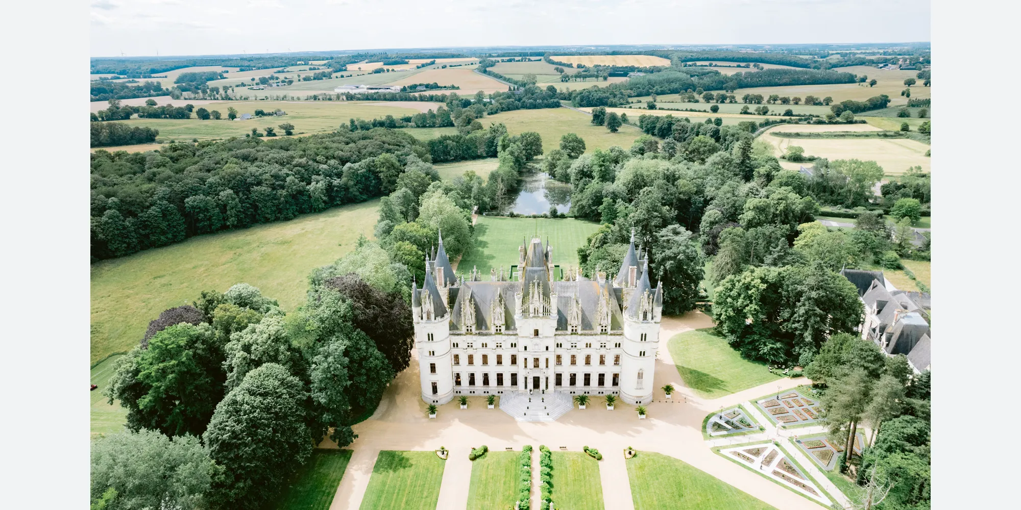 chateau challain VIP wedding