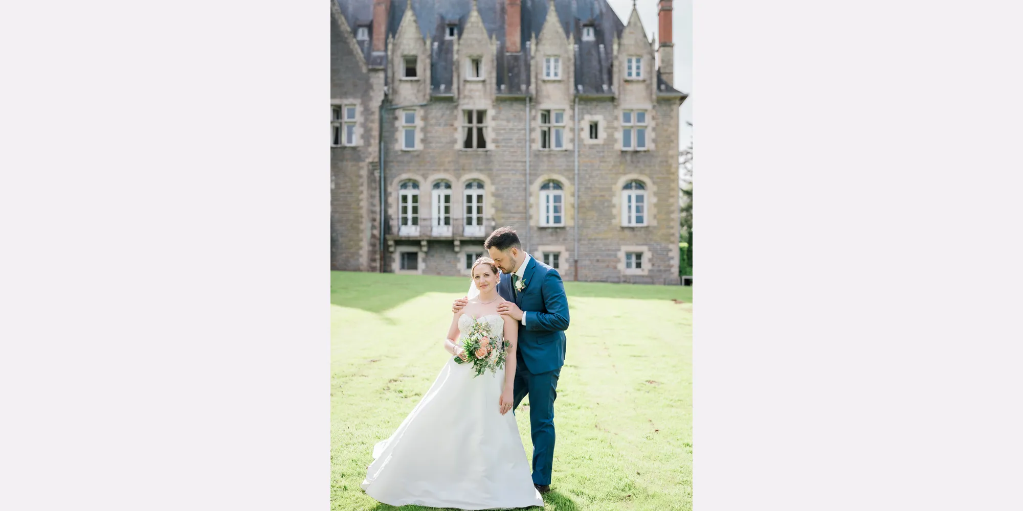 chateau du val wedding couple