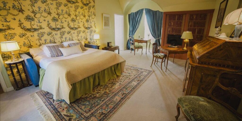 chateau de la porte bedroom