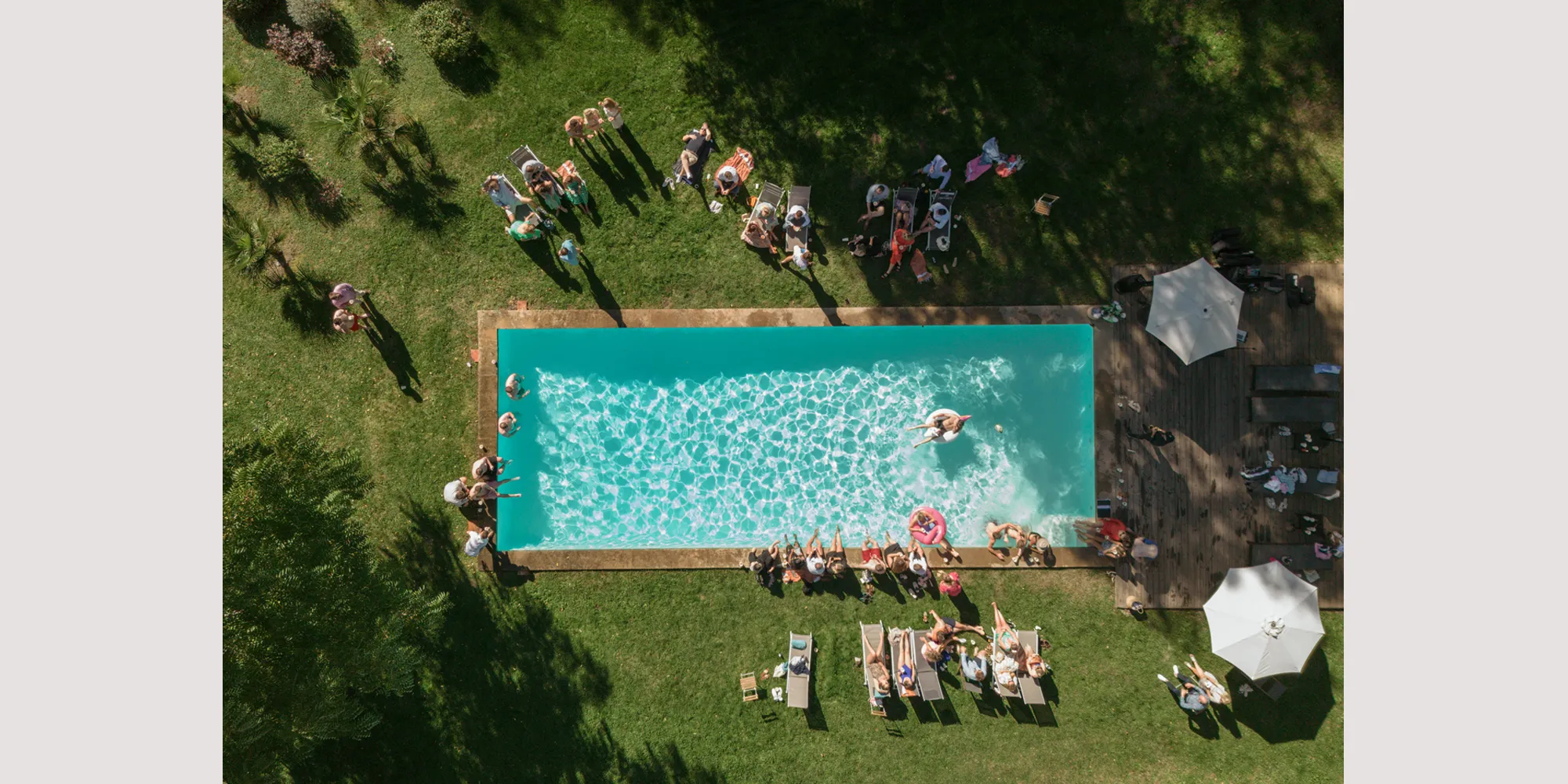 chateau pool party wedding france