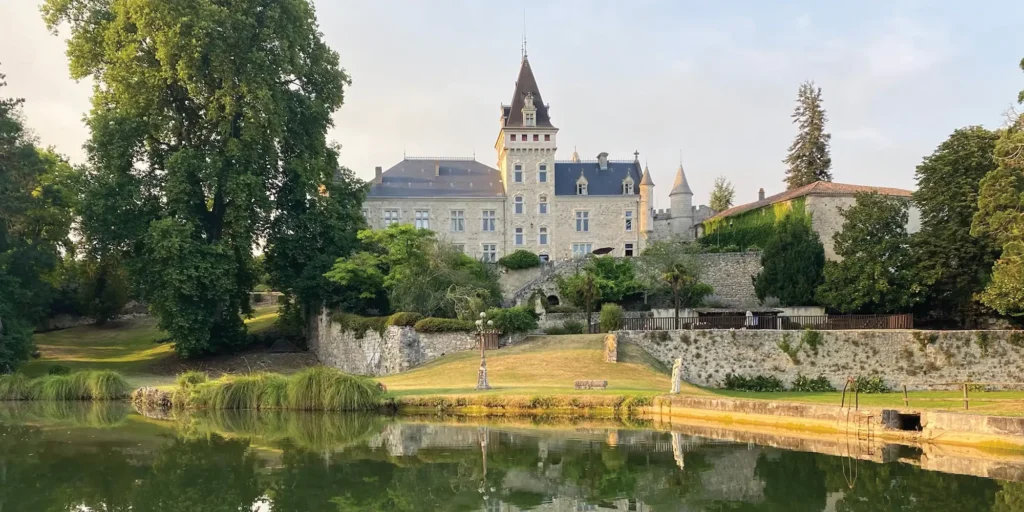 chateau wedding lake