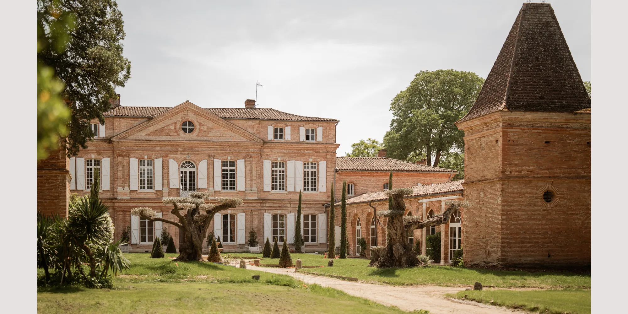 most amazing chateaus in south france for weddings