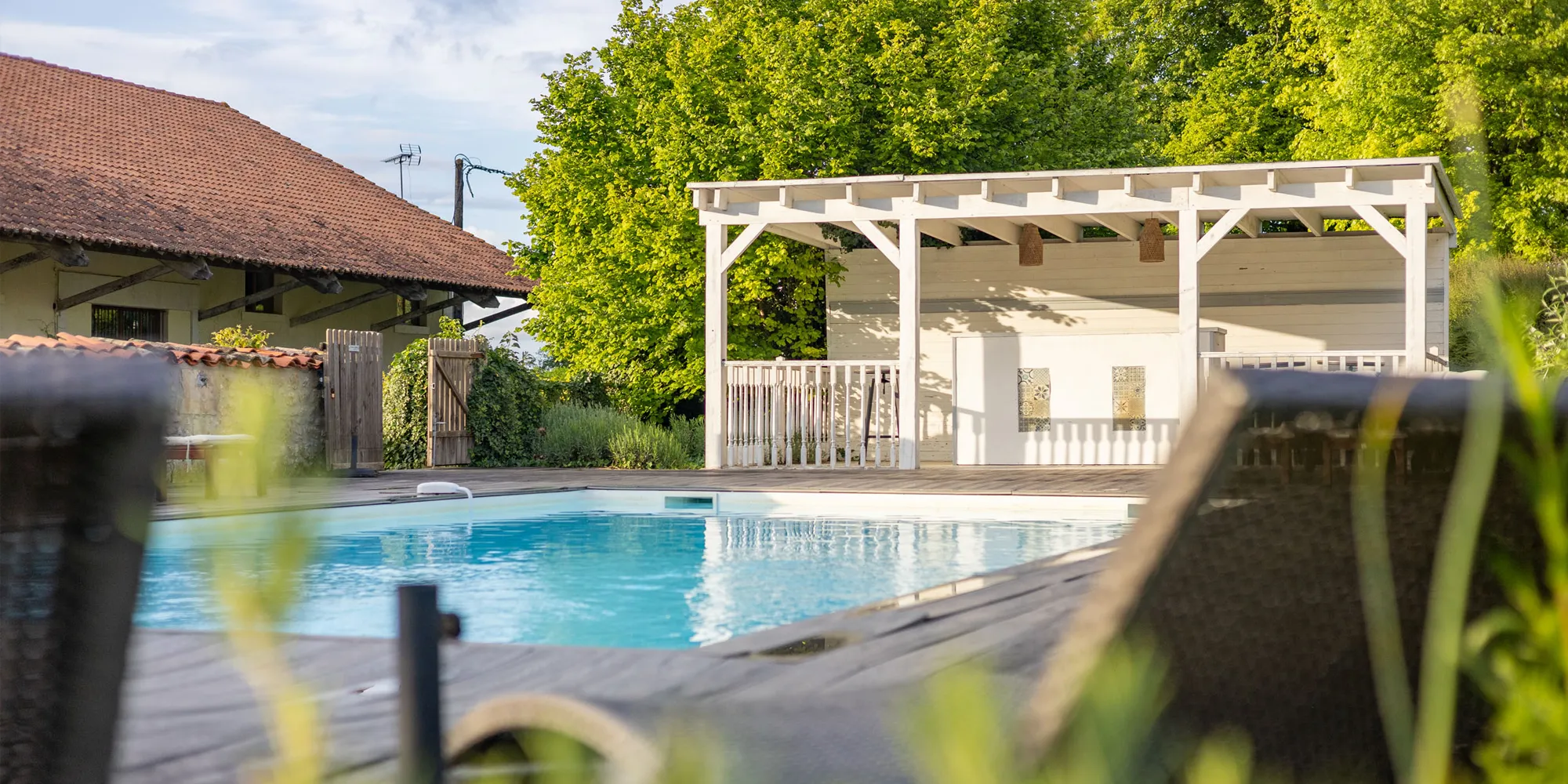 paradis des vignes outdoor pool