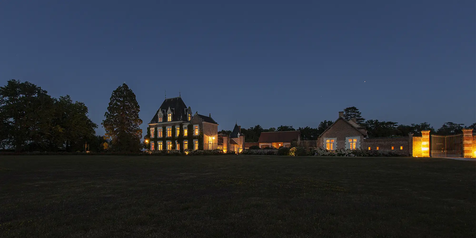 wedding by night chateau paris