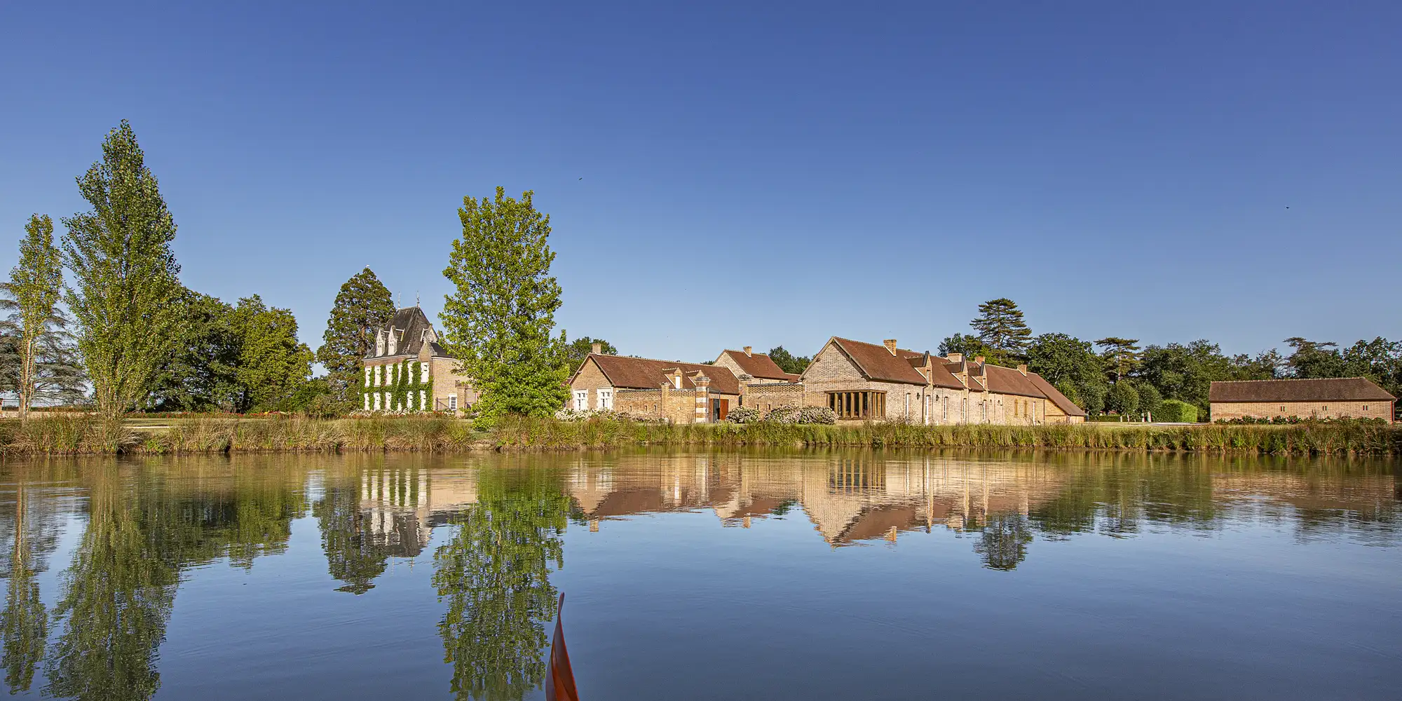 wedding venue by a lake paris