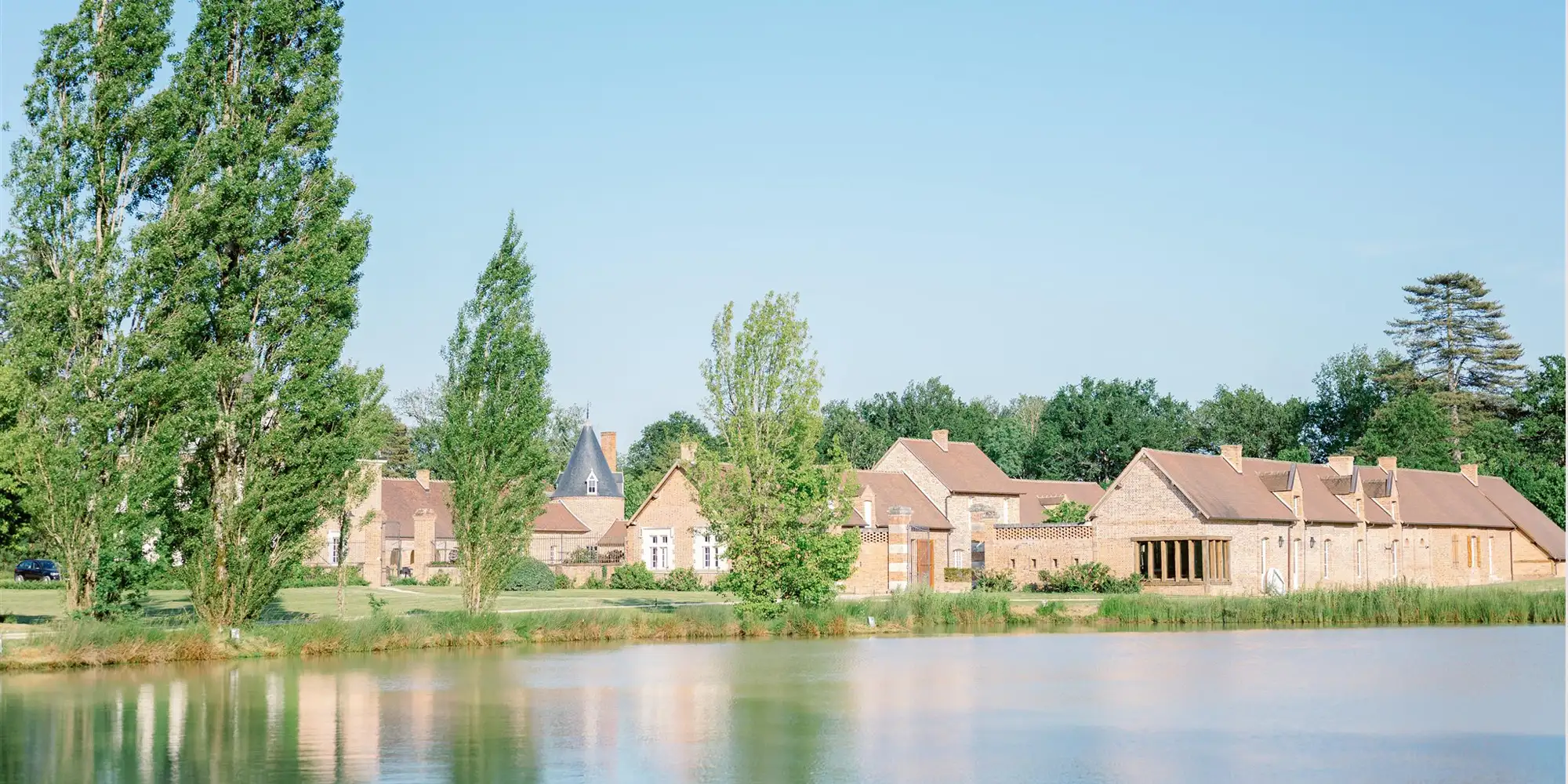 lakeside wedding chateau paris le chereau