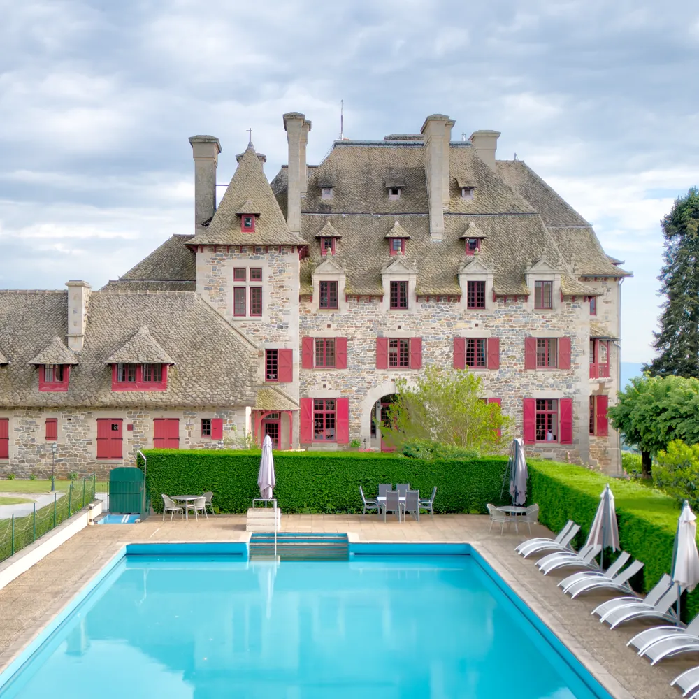 escape to the chateau wedding