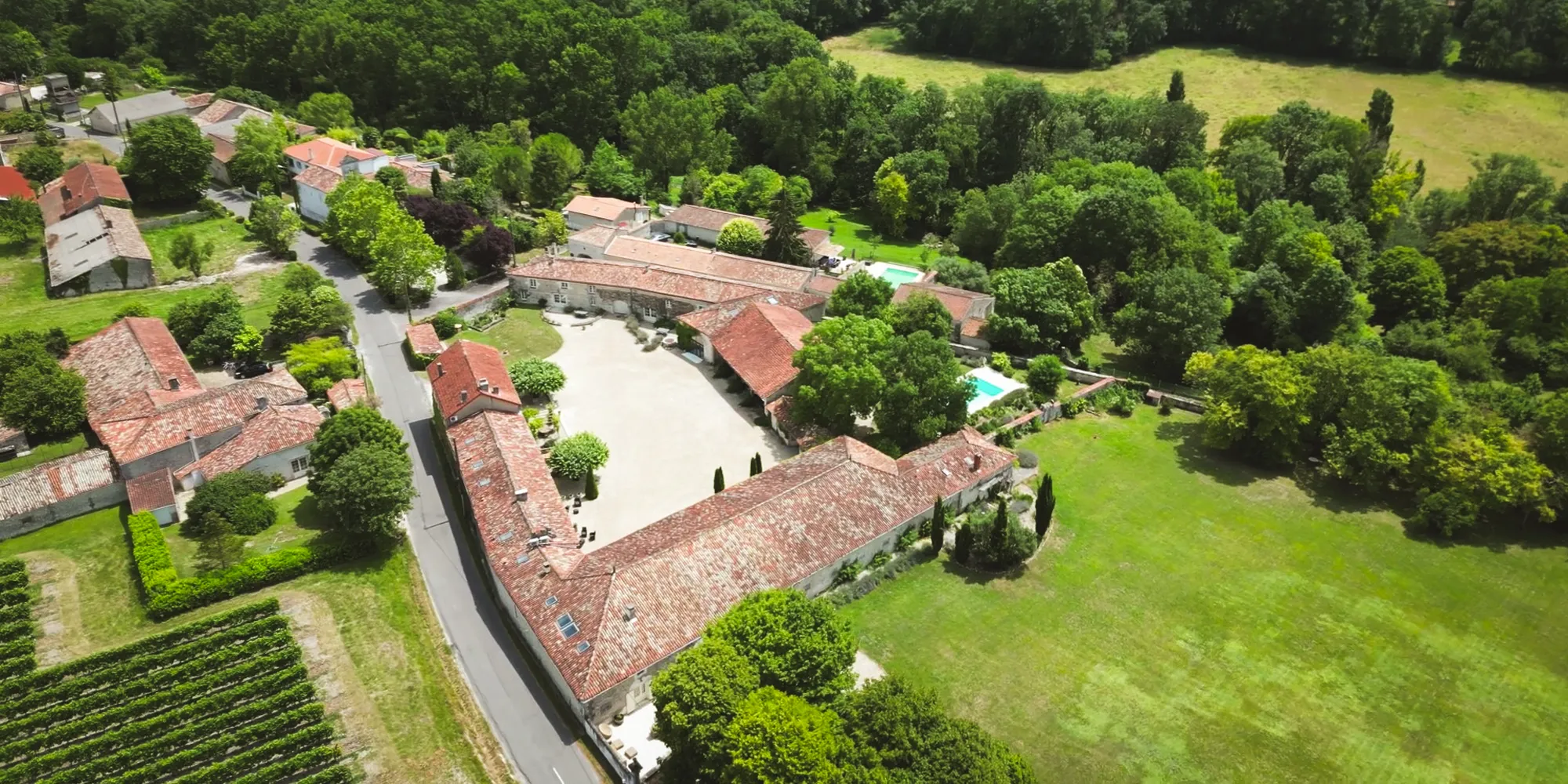 Logis du Paradis wedding