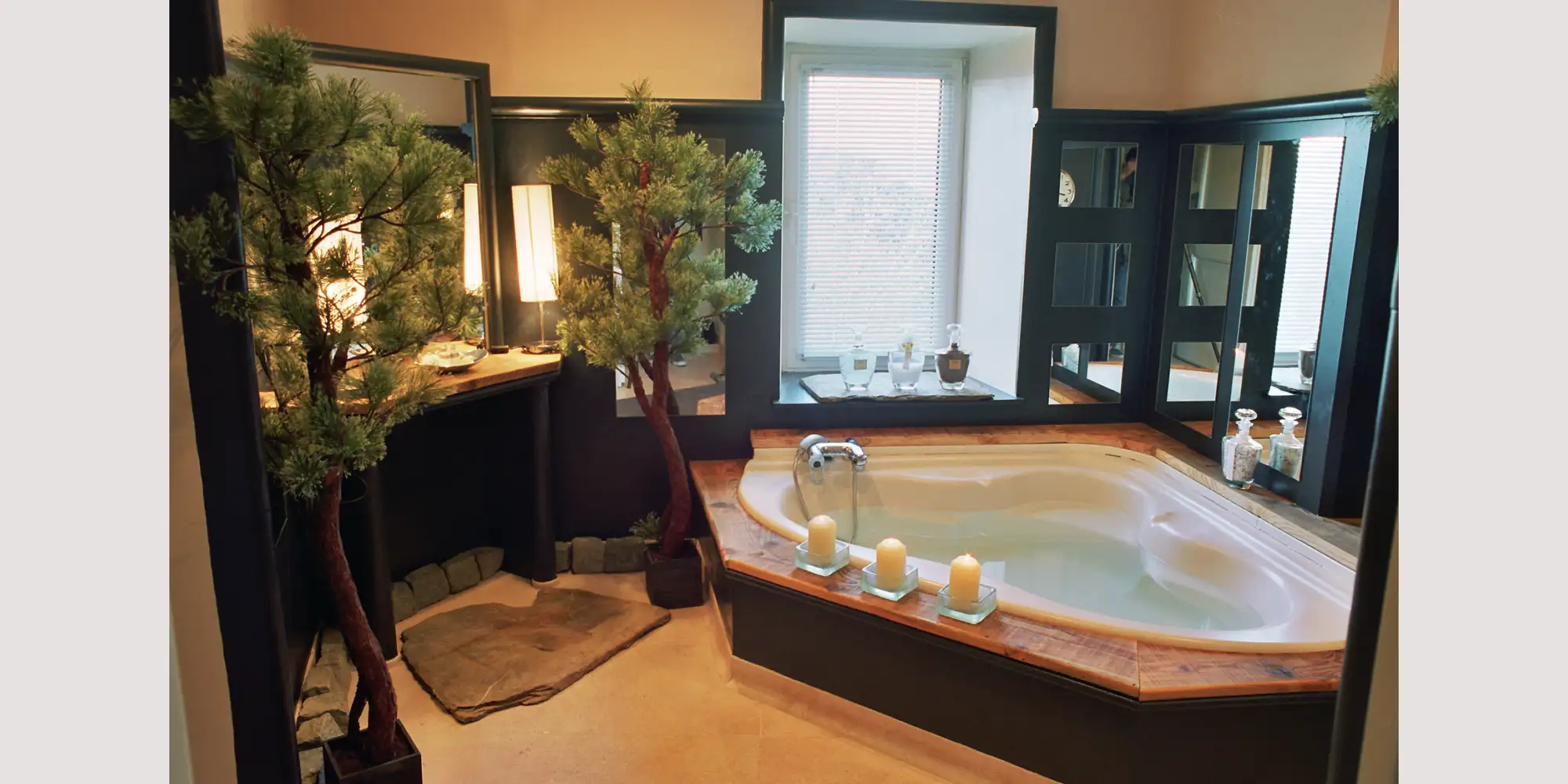 bridal suite bathroom at comptoir st hilaire