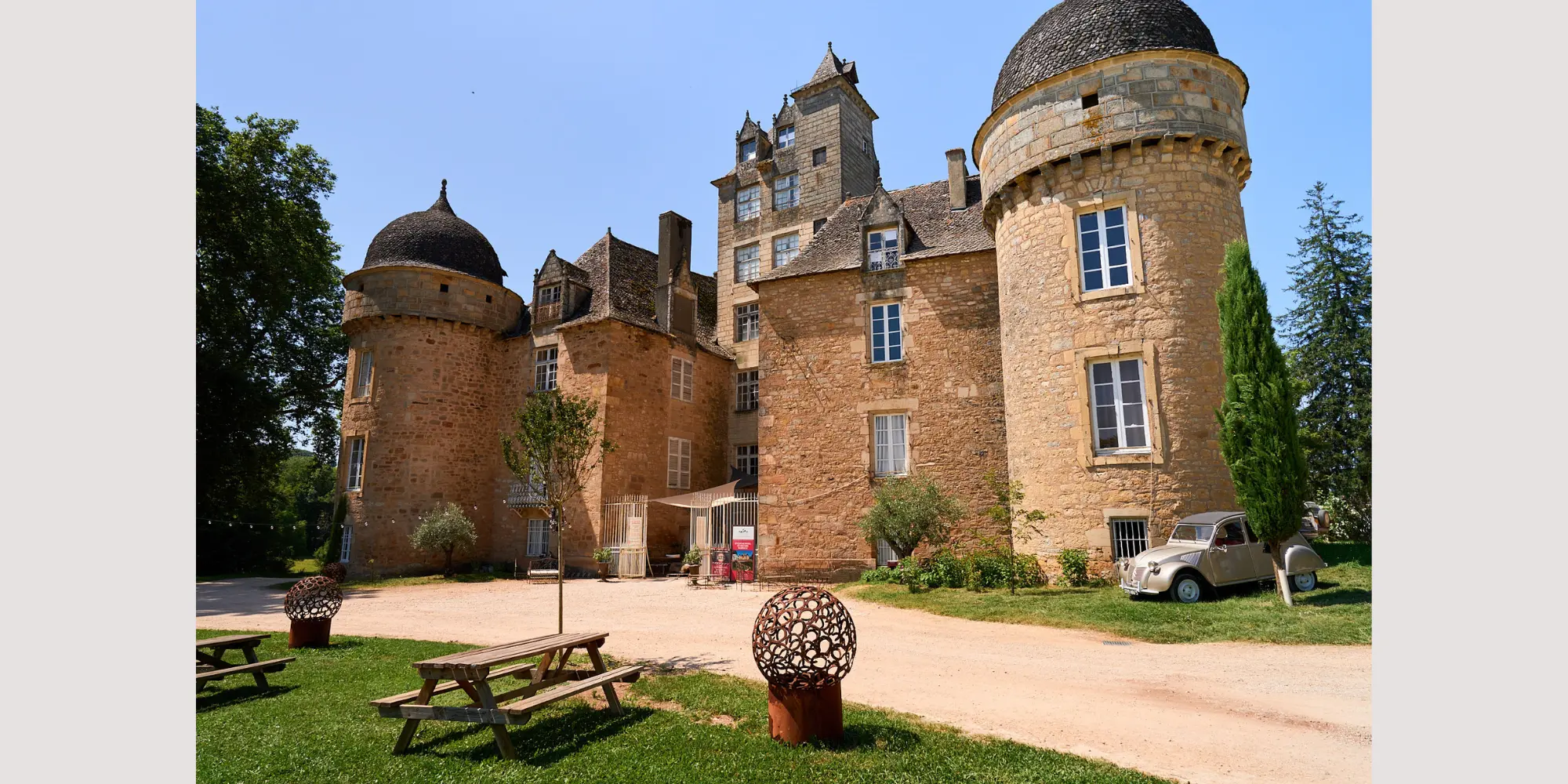 Chateau d'Aynac - French Wedding Venue