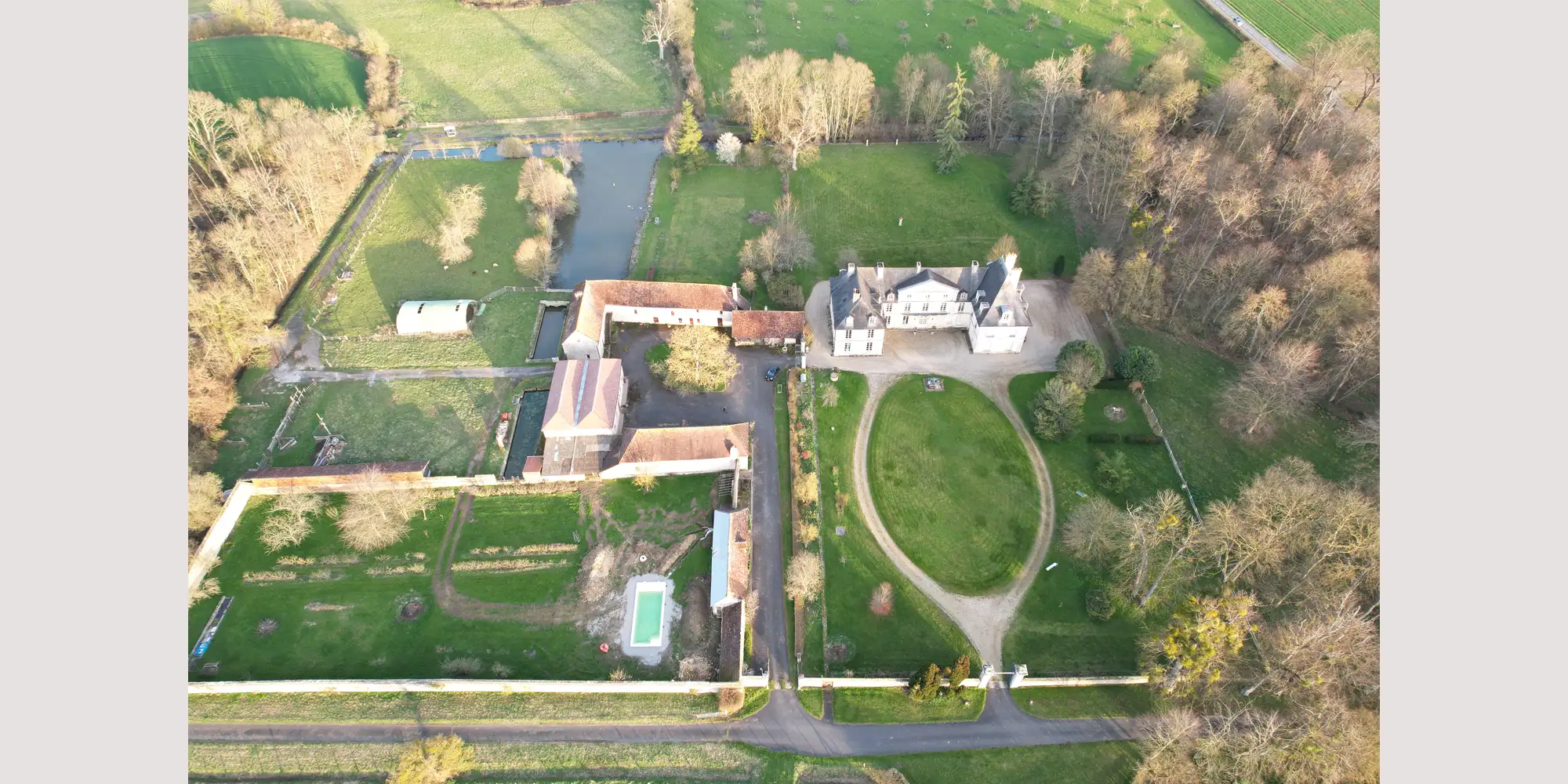 chateau wedding in countryside near paris