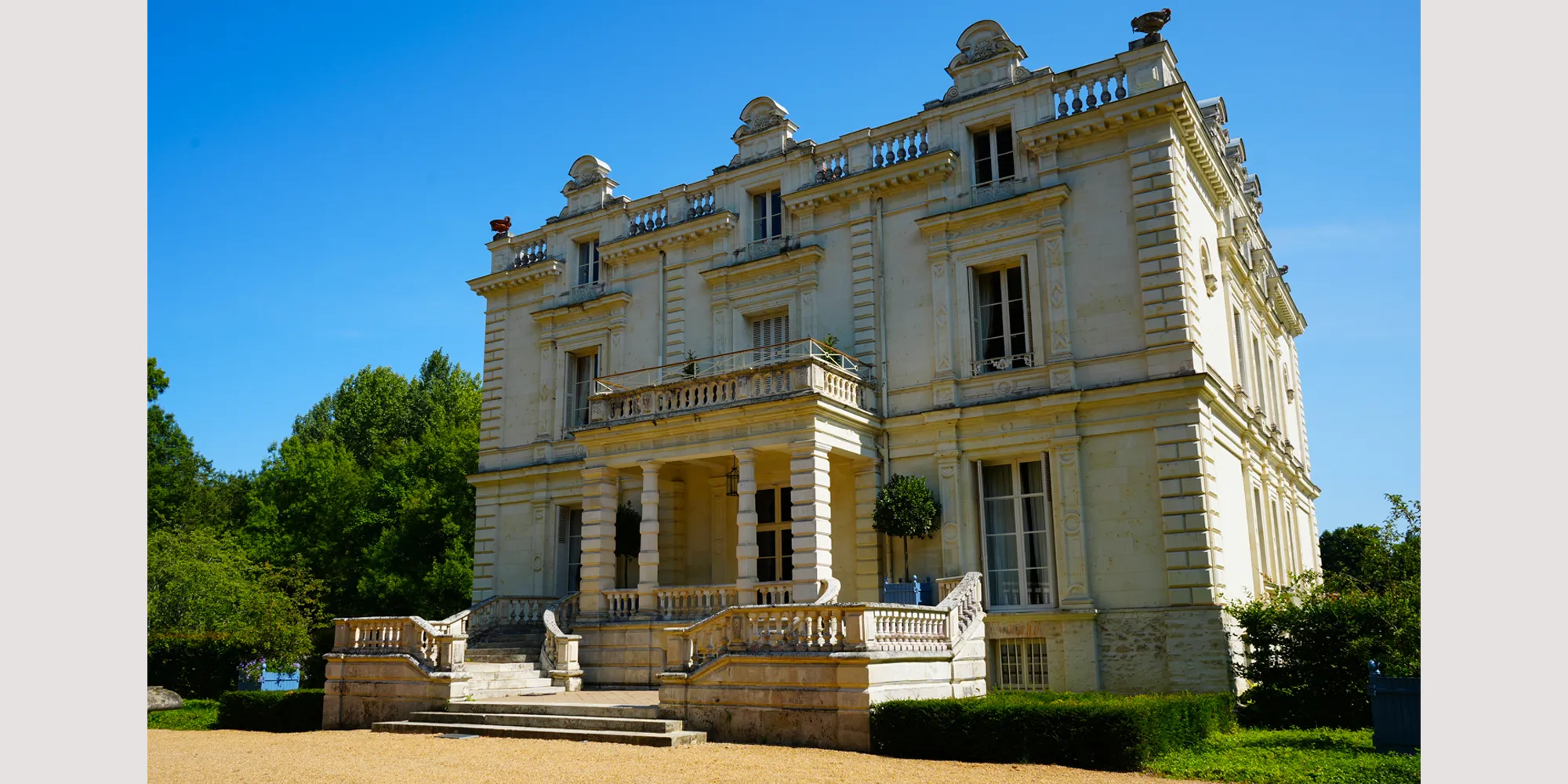 luxury loire valley chateau