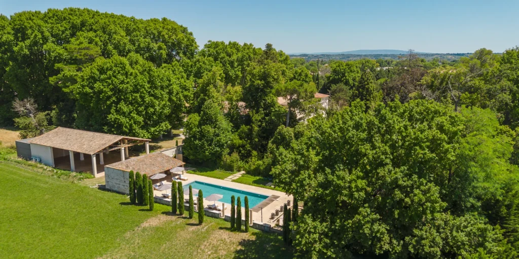 chateau saint perret wedding venue. French wedding venue poolside wedding