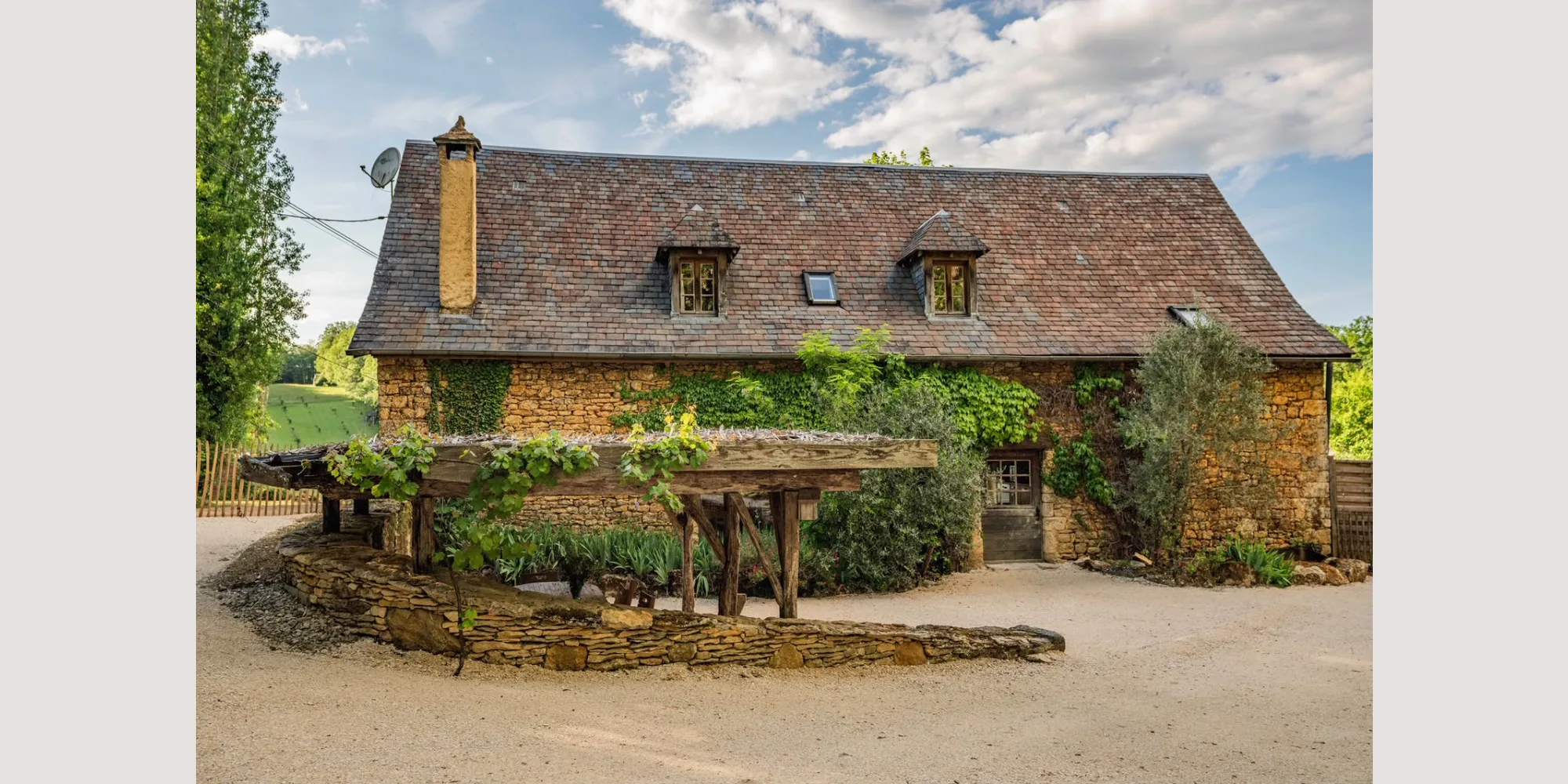 dordogne wedding venue with character